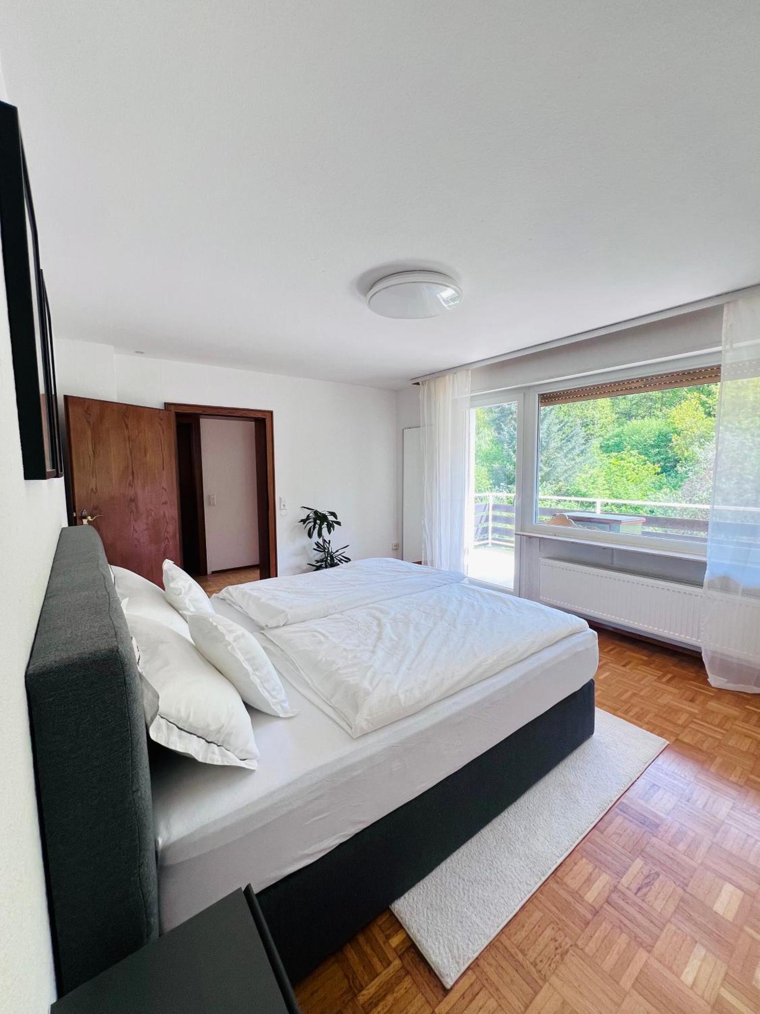 Privates Ferienhaus Mit Pool & Whirlpool Zentral In Bad Duerkheim Bad Dürkheim Exterior foto