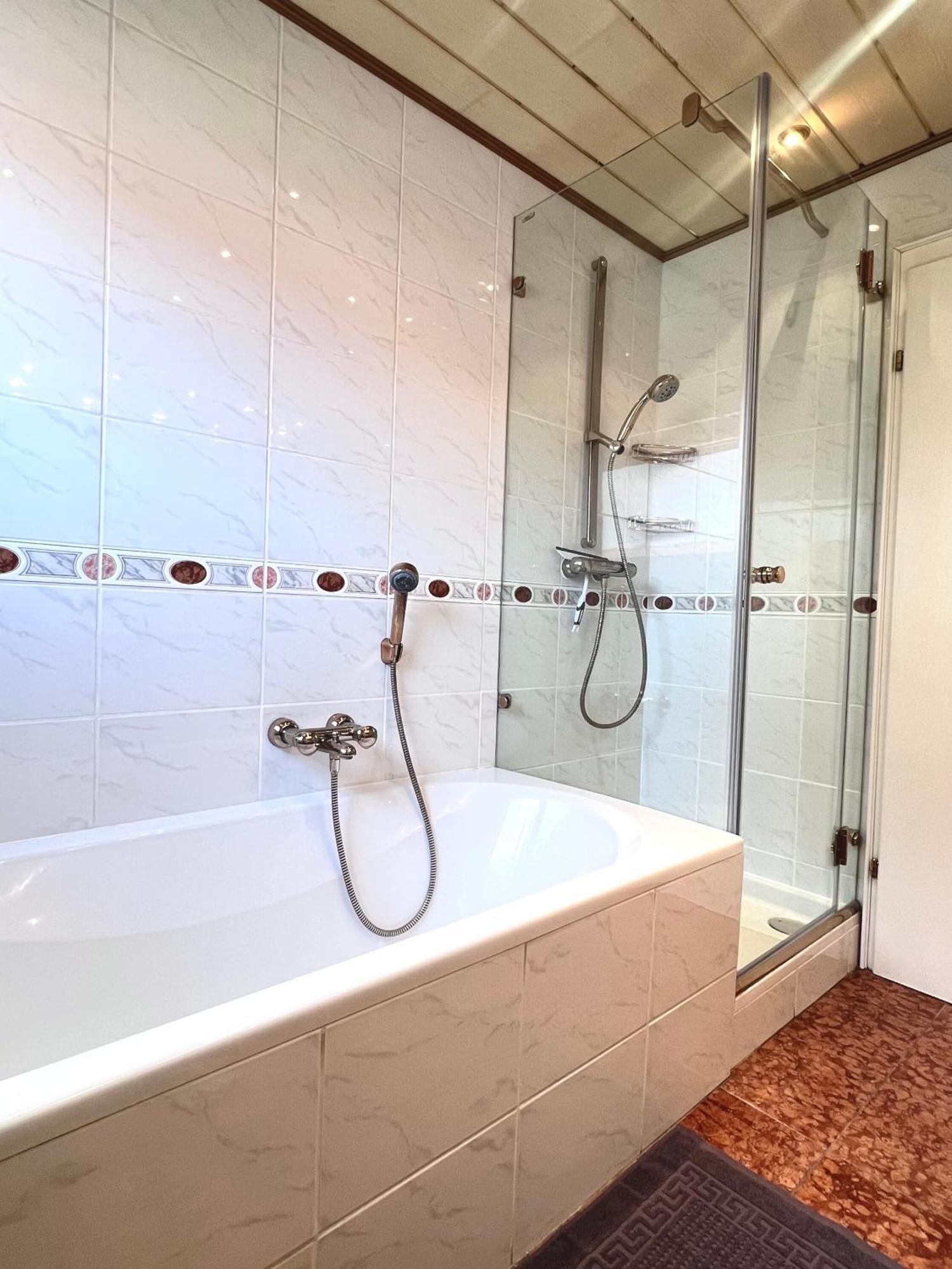 Privates Ferienhaus Mit Pool & Whirlpool Zentral In Bad Duerkheim Bad Dürkheim Exterior foto
